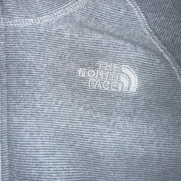 The North Face gray zip fleece, size 6, EUC - Picture 3 of 4